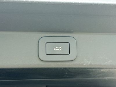 2026 Land Rover Range Rover Sport — photo 13 view