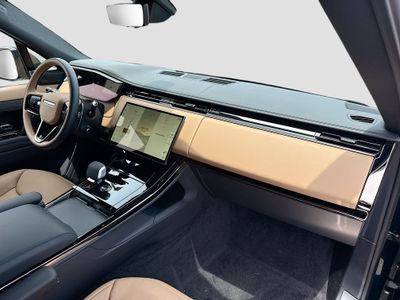 2026 Land Rover Range Rover Sport — photo 14 view
