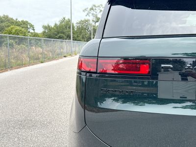 2026 Land Rover Range Rover Sport — photo 10 view