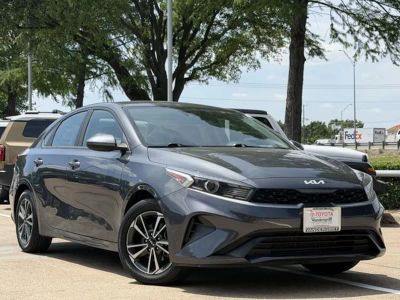 2023 Kia Forte - Photo 2