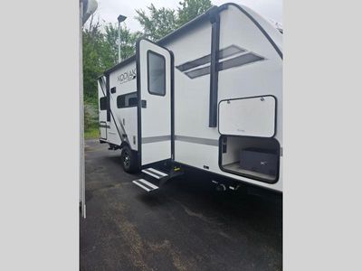 2022 Dutchmen RV Kodiak Cub — interior view