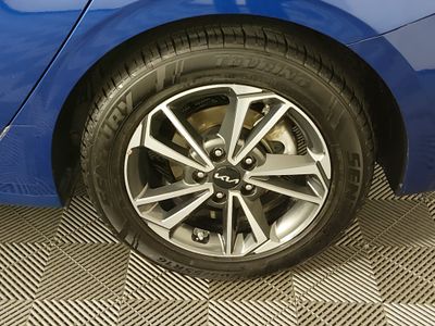 2023 Kia Forte — photo 10 view