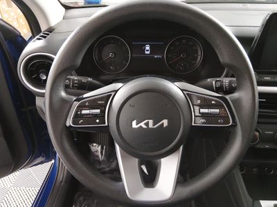 2023 Kia Forte — photo 12 view