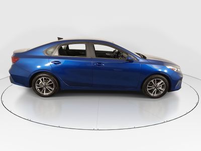2023 Kia Forte — photo 8 view