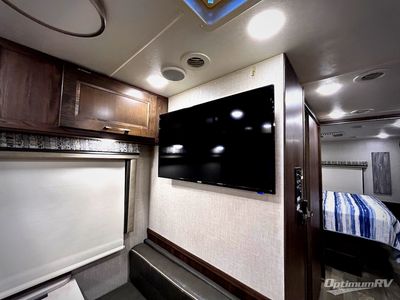 2019 Coachmen Mirada — photo 11 view