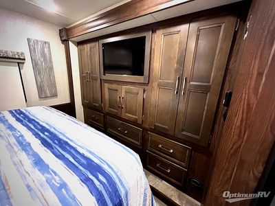 2019 Coachmen Mirada — photo 19 view