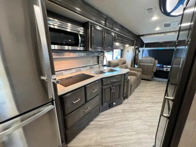 2020 Fleetwood PACE ARROW — photo 8 view