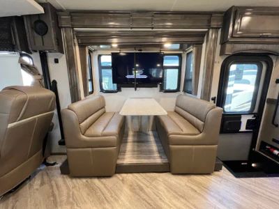 2020 Fleetwood PACE ARROW — photo 14 view