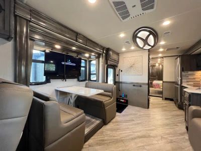 2020 Fleetwood PACE ARROW — photo 13 view