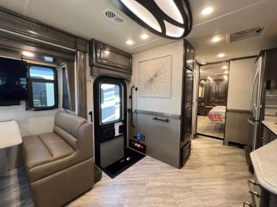 2020 Fleetwood PACE ARROW — photo 15 view