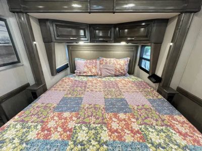 2020 Fleetwood PACE ARROW — photo 17 view
