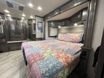 2020 Fleetwood PACE ARROW — photo 16 view