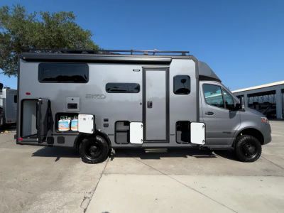 2027 Winnebago EKKO — photo 22 view