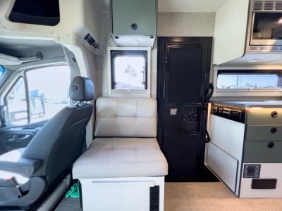 2027 Winnebago EKKO — photo 7 view