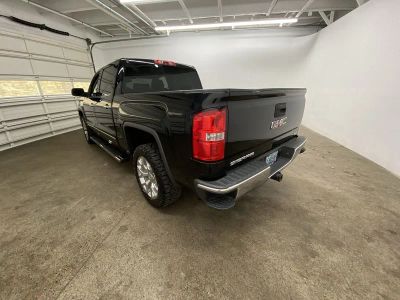 2015 GMC Sierra 1500 — interior view