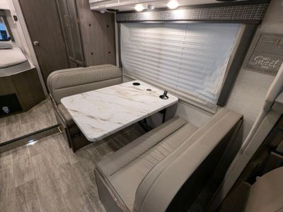 2024 Thor Motor Coach Chateau — photo 16 view