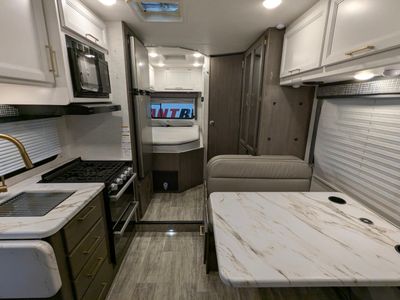 2024 Thor Motor Coach Chateau — photo 14 view