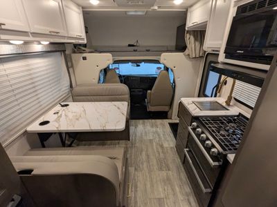 2024 Thor Motor Coach Chateau — photo 13 view