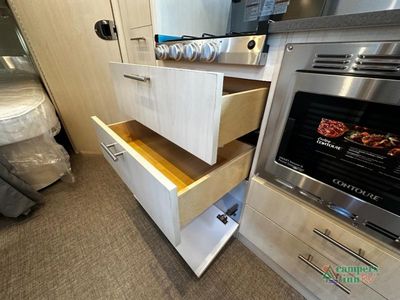 2026 Airstream Flying Cloud - Photo 24