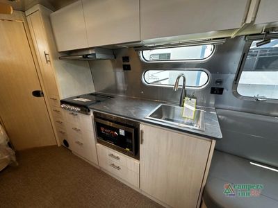 2026 Airstream Flying Cloud - Photo 14