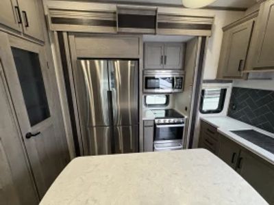 2021 Keystone Raptor - Photo 4