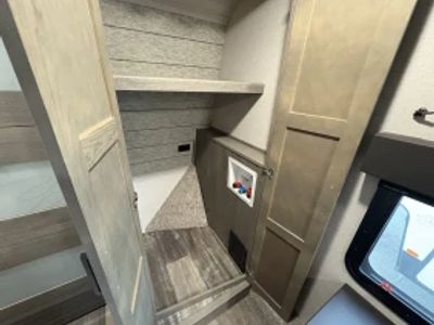 2021 Keystone Raptor - Photo 11