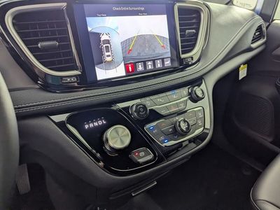 2026 Chrysler Pacifica — photo 20 view