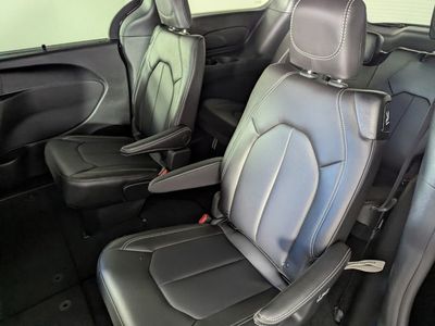 2026 Chrysler Pacifica — photo 13 view