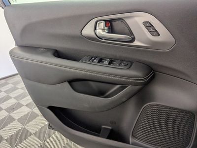 2026 Chrysler Pacifica — photo 24 view