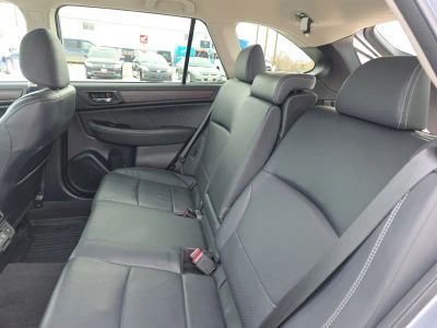 2019 Subaru Outback — photo 18 view