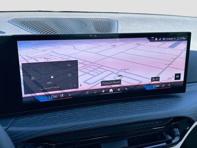 2026 BMW 3 Series — photo 11 view