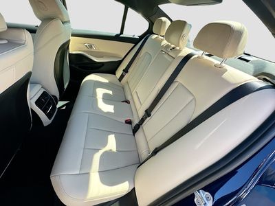 2026 BMW 3 Series — photo 20 view