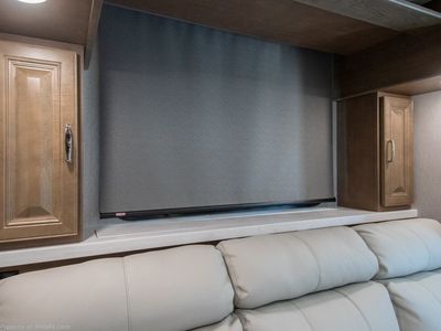 2026 Fleetwood Discovery - Photo 11