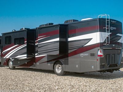 2026 Fleetwood Discovery - Photo 2