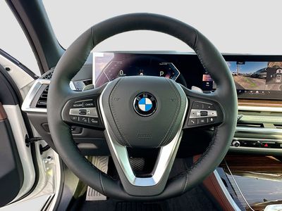2026 BMW X5 — photo 8 view