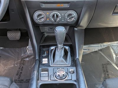 2017 Mazda Mazda3 4-Door — photo 18 view
