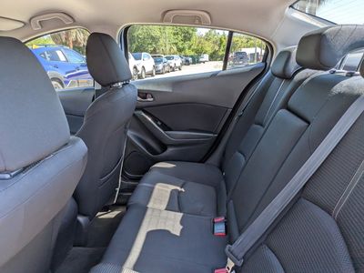 2017 Mazda Mazda3 4-Door — photo 13 view