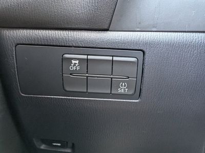 2017 Mazda Mazda3 4-Door — photo 21 view