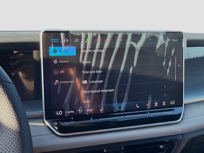 2026 Volkswagen Tiguan — photo 12 view