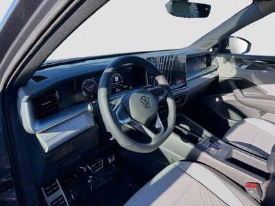 2026 Volkswagen Tiguan — photo 9 view
