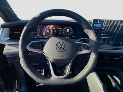 2026 Volkswagen Tiguan — photo 10 view