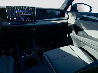 2026 Volkswagen Tiguan — photo 18 view