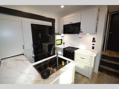 2026 Jayco Seismic - Photo 10