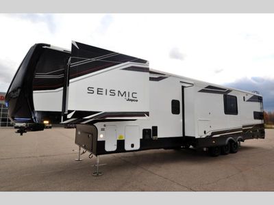 2026 Jayco Seismic - Photo 2