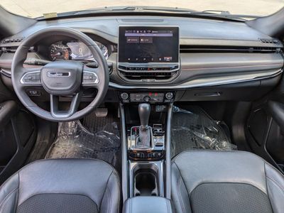 2024 Jeep Compass — photo 16 view