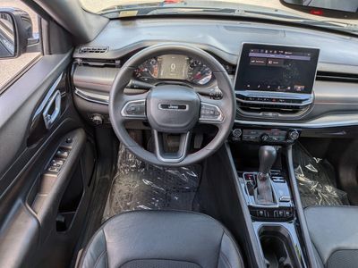 2024 Jeep Compass — photo 18 view