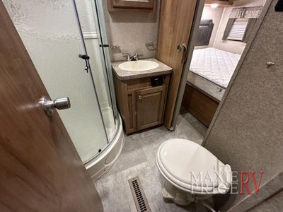 2018 Forest River Rockwood Signature Ultra Lite - Photo 19