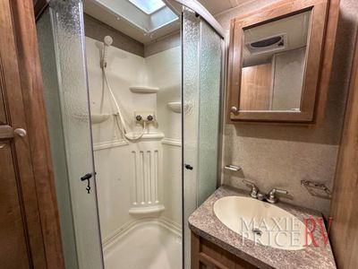 2018 Forest River Rockwood Signature Ultra Lite - Photo 22