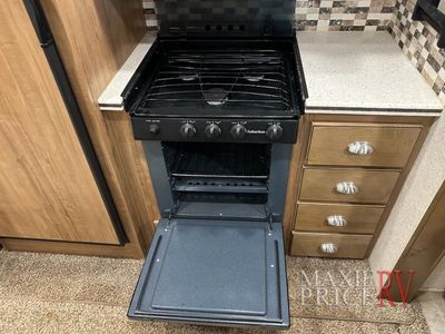 2018 Forest River Rockwood Signature Ultra Lite - Photo 18