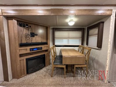 2018 Forest River Rockwood Signature Ultra Lite - Photo 9
